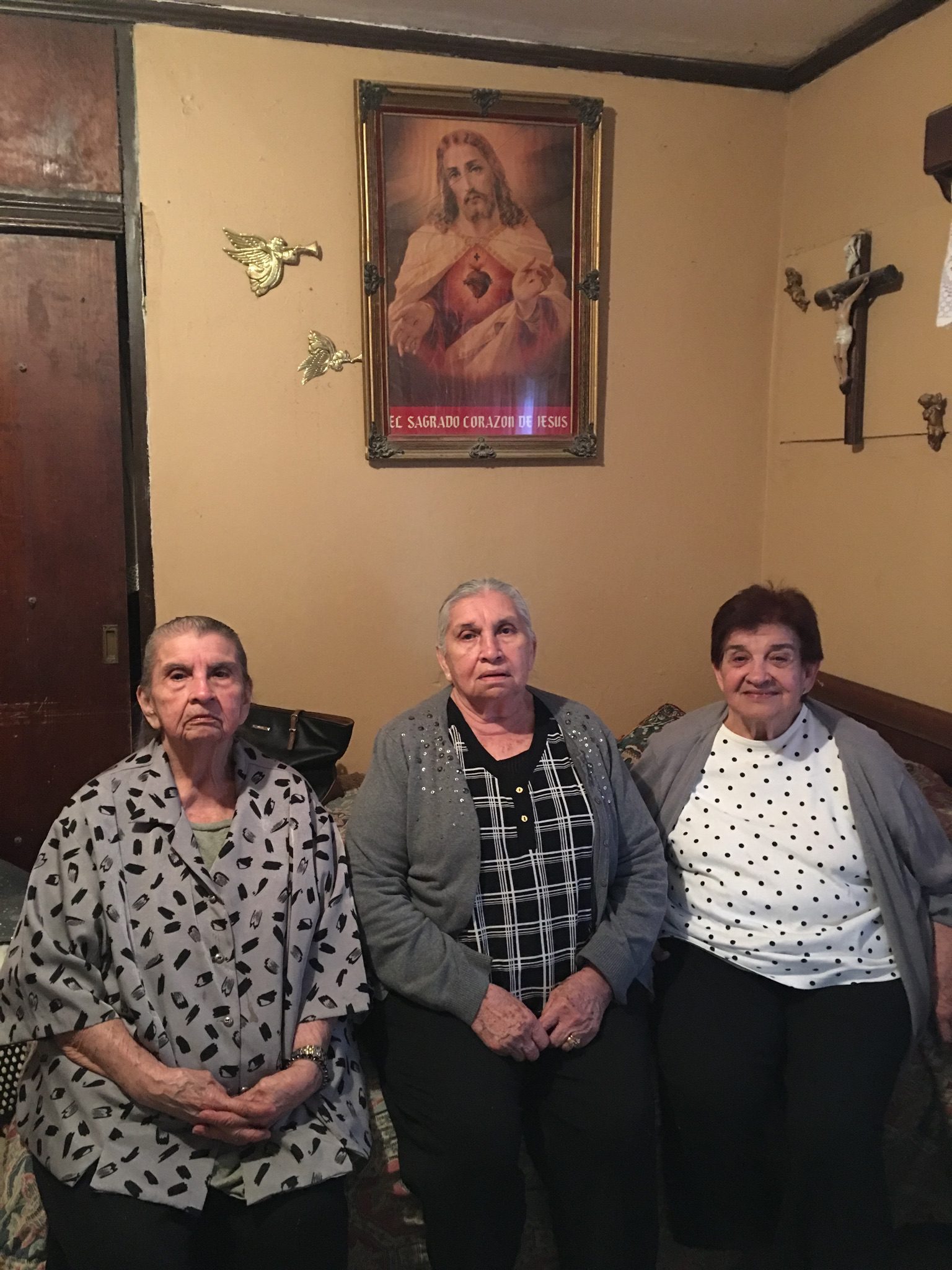 Let’s not forget the sisters she is survived by, Olivia and Hildađź’•đź’•